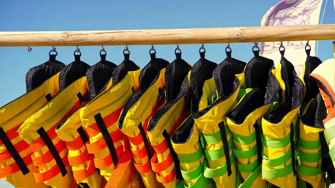 Schwimmwesten für sicheres Kanu- und Bootsfahren